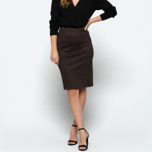 Liverpool Jeans Company Dresses & Skirts - NWT Liverpool jeans Bia knit pencil skirt cheetah size 4/27 LM6023Z17 black fri